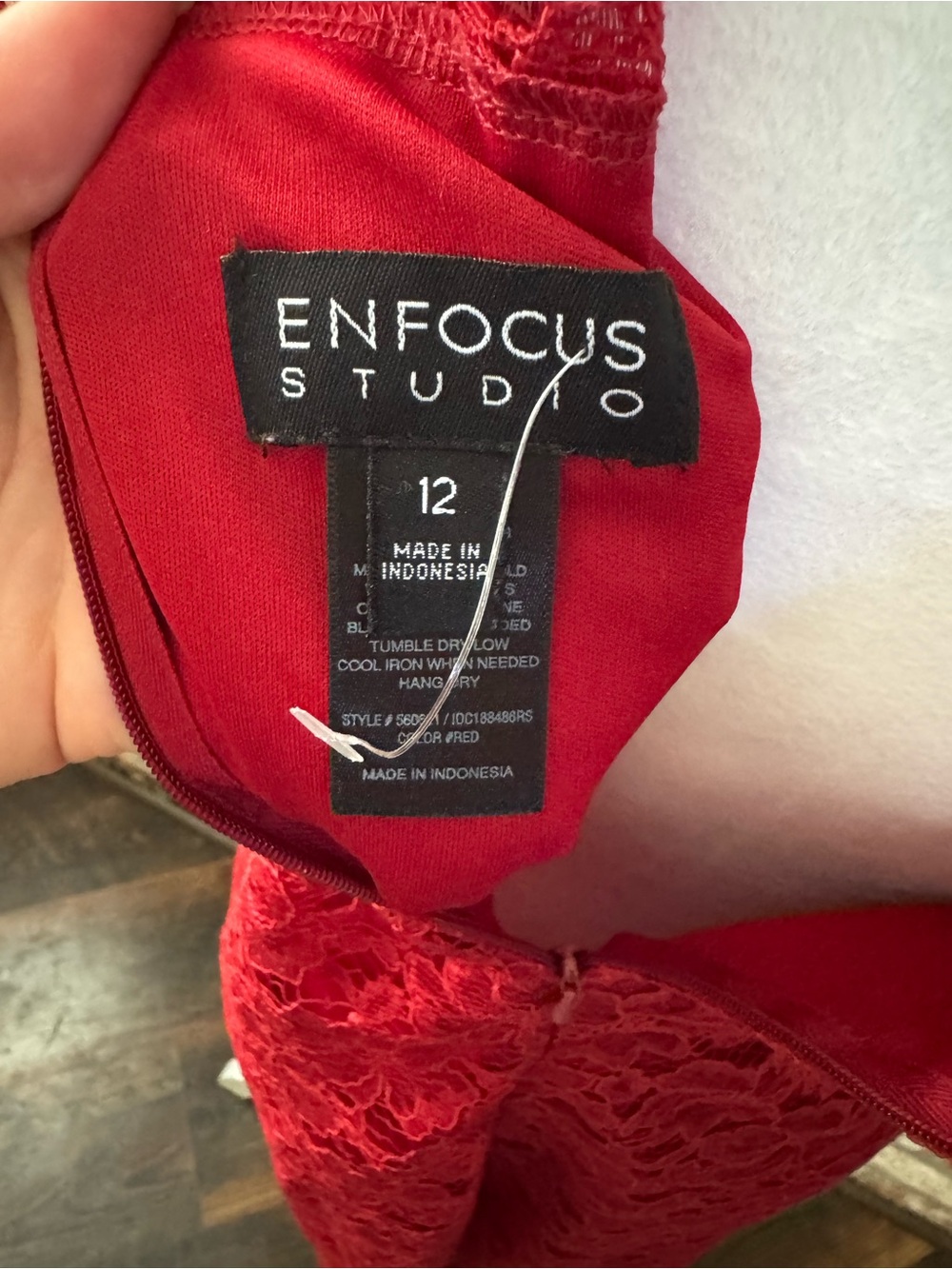 Enfocus Studio Red Lace Cocktail Dress Mock Neck Flutter Sleeve Midi - Picture 6 of 7